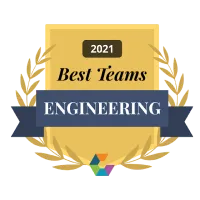 Insignia del premio Comparably a los mejores equipos de ingeniería 2021