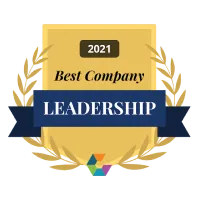Insignia del premio Comparably a la mejor empresa para liderazgo 2021