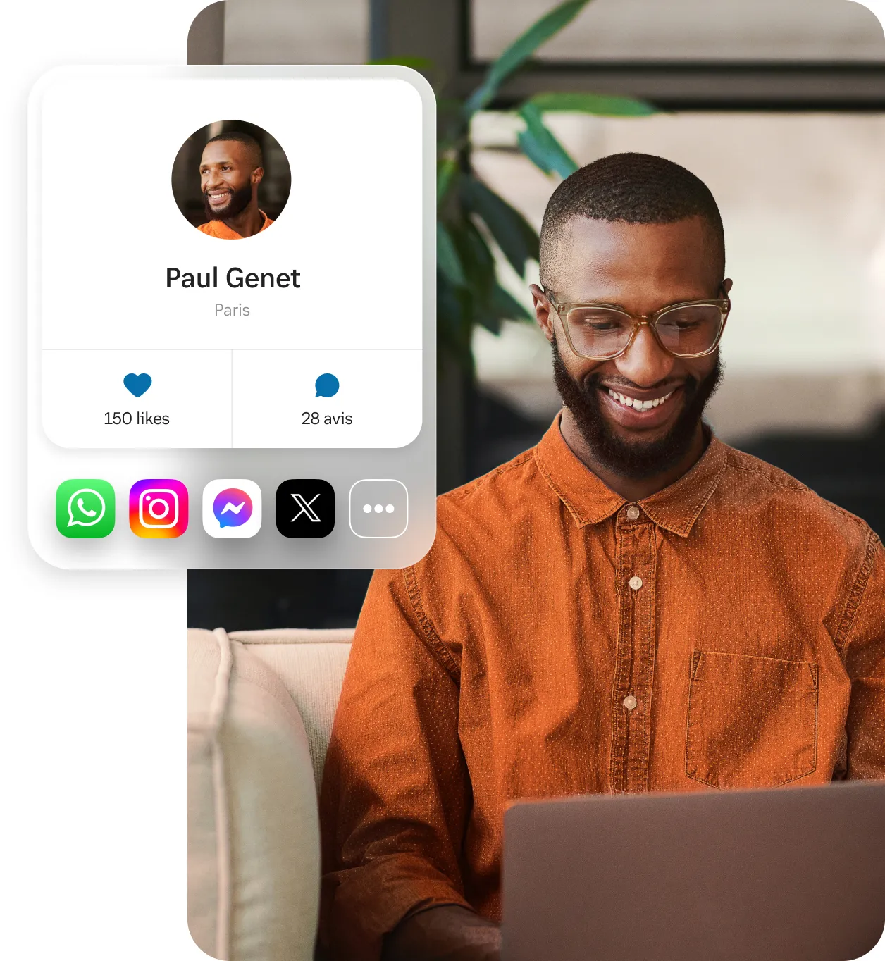 Un agent de centre de contact masculin avec une vue d'ensemble de son profil sur différents canaux vocaux et numériques