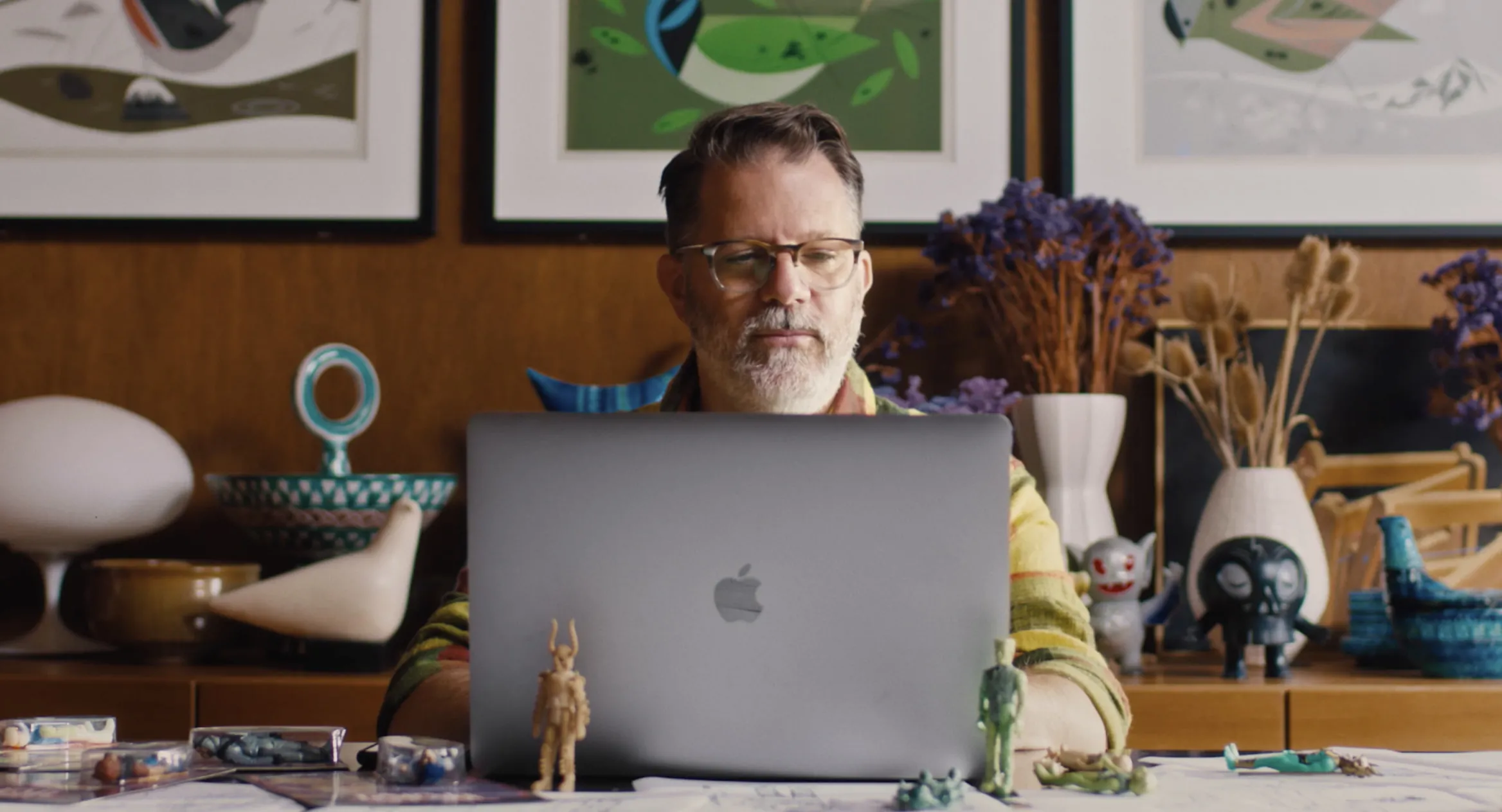 Video: Hybrid worker using RingCentral to work from home