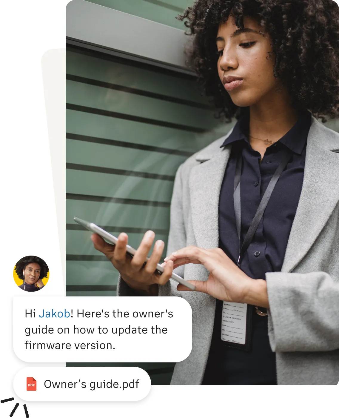 Frau sendet eine Nachricht in der RingCentral-App
