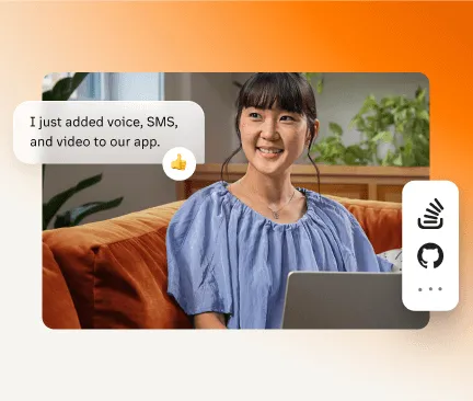 Eine Entwicklerin integriert Anwendungen wie Github und Stack Overflow auf der RingCentral Webinar-Plattform.